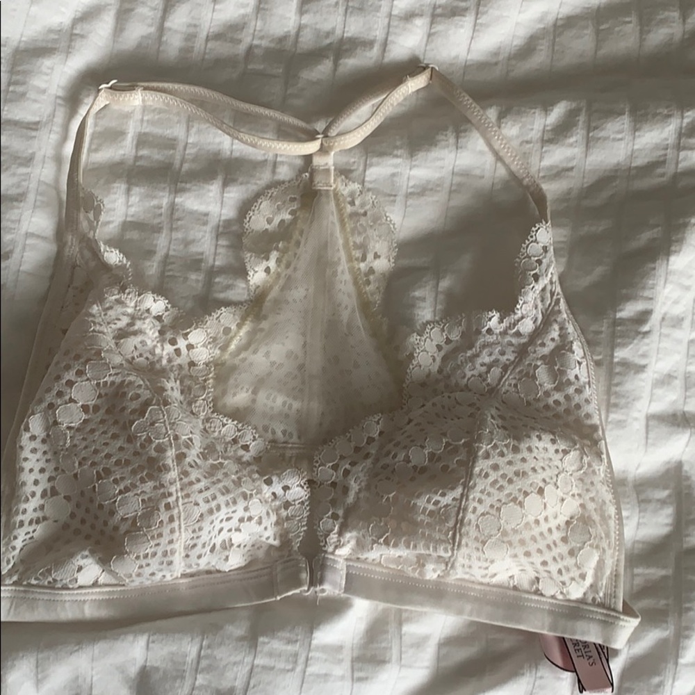 White lace VS bralette